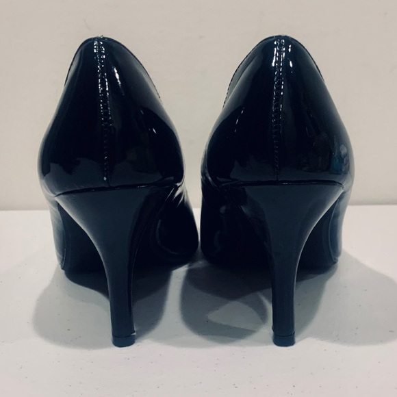 🛍2/$25 Joy & Peace low heel pumps - Picture 2 of 4
